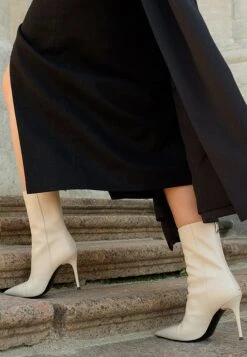 Enkellaarsjes Met Hoge Hak - Fog -Schoenen Winkel 0de417f9203d4f99af306524aecc8230