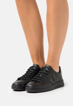 Veja Urca - Sneakers Laag - Full Black