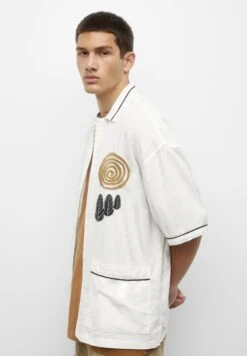 PULL & BEAR Embroidered Short Sleeve - Overhemd - White -Schoenen Winkel 3c65777cd8124200a0f2844577af615c