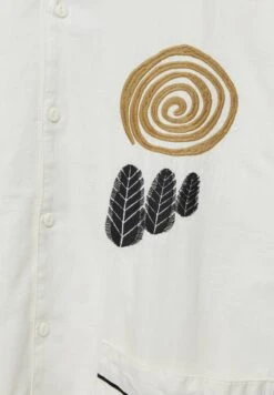 PULL & BEAR Embroidered Short Sleeve - Overhemd - White -Schoenen Winkel 6aacdb6ce72b42d684a6c82a8e508419