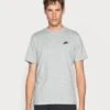 Nike Sportswear Club Tee - T-Shirt Basic - Dark Grey Heather/Black -Schoenen Winkel 7d6615fff55a40cfa94eec76f6351a46