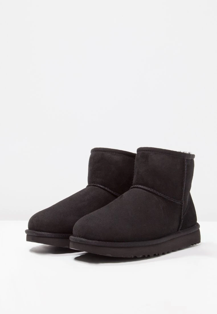 Ugg Classic Mini - Korte Laarzen - Black 7 Ugg Classic Mini - Korte Laarzen - Black - Afbeelding 5
