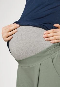 Broek - Green 11 Broek - Green -Schoenen Winkel ca26931e74aa4484ad038a6cff7f94e9