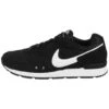 Nike Sportswear Schuhe Venture Runner - Sneakers Laag - Black/White 1 Nike Sportswear Schuhe Venture Runner - Sneakers Laag - Black/White -Schoenen Winkel 4c33f1e0c8984c40835fc01169d85815