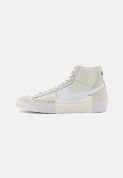 Nike Sportswear Blazer Mid 77 Pro Club - Sneakers Hoog - Light Bone/White/Phantom/Summit White/Sail/Team Orange