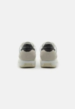 Calvin Klein Jeans Toothy Run Laceup- Sneakers Laag - Bright White/Creamy White/Black 10 Calvin Klein Jeans Toothy Run Laceup- Sneakers Laag - Bright White/Creamy White/Black -Schoenen Winkel ce9c07fec392473fac3794b91de912ef
