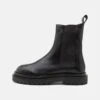 Sully Tall Chelsea - Korte Laarzen - Black -Schoenen Winkel f51ad6f13fe14e40b7ebae45f41f8bd8